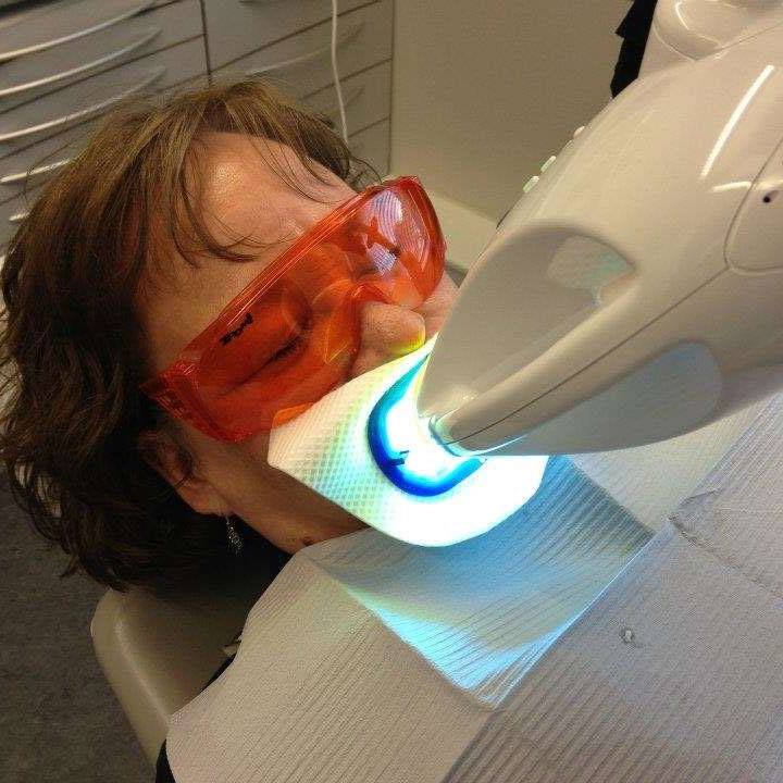 Få en professionel tandblegning hos Dentalklinikken i Husum