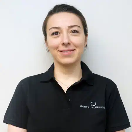 Cansu er tandlæge i Husum