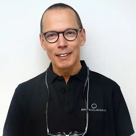 Frank er tandlæge hos Dentalklinikken i Husum
