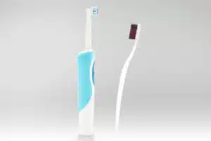 Bruger du eltandbørste eller almindelig tandbørste?