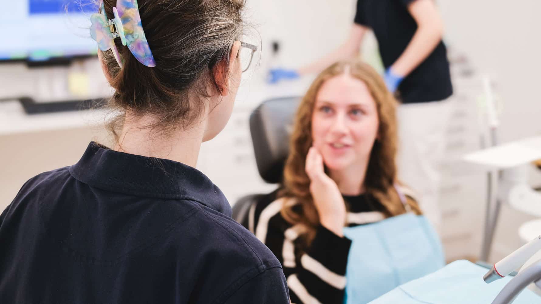 Hvis uheldet er ude, kan du altid få en tid til akutbehandling hos Dentalklinikken