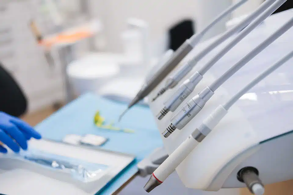Vi bruger det nyeste udstyr i vores tandklinik