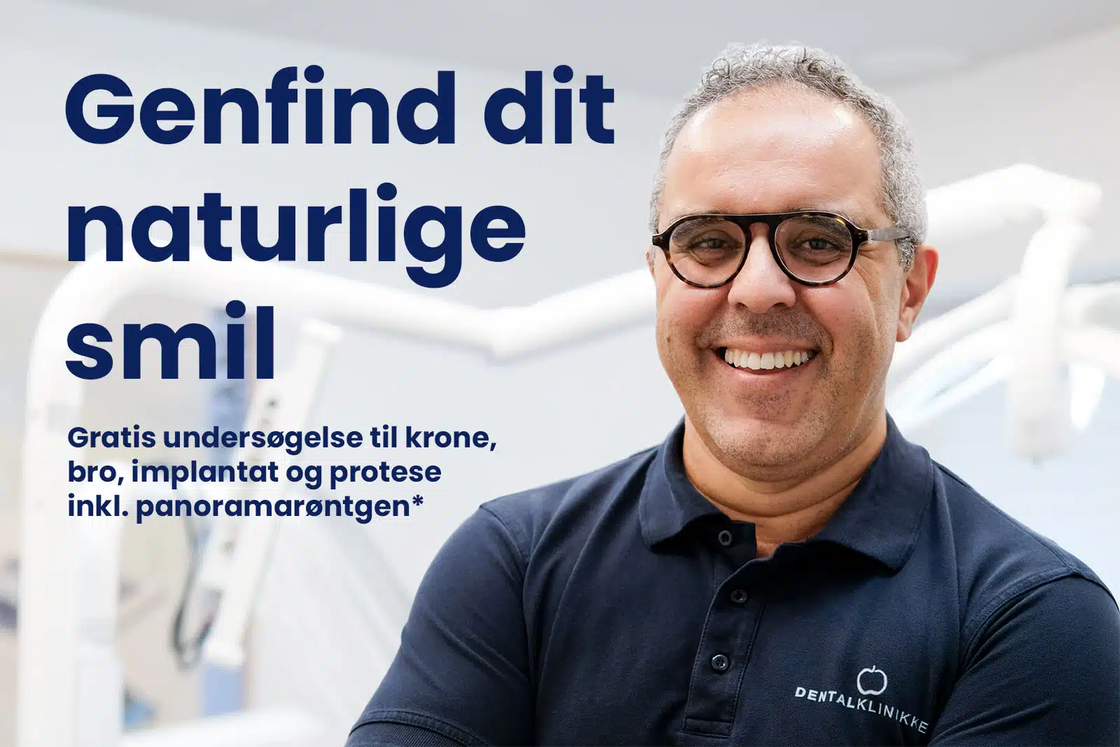 Tandlæge smiler foran udstyr – Dentalklinikken tilbyder gratis undersøgelse