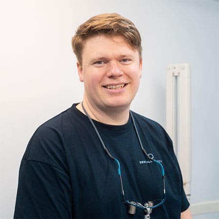 Nino - Tandlæge i Hillerød