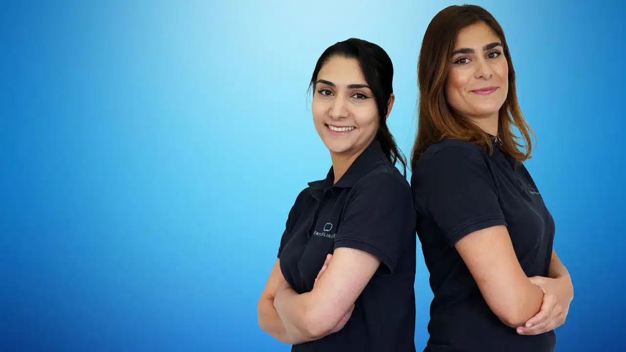 Patient får regelmæssigt tandeftersyn hos tandlæge i København