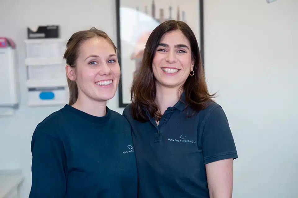 Billede af dygtig tandplejer og tandlæge