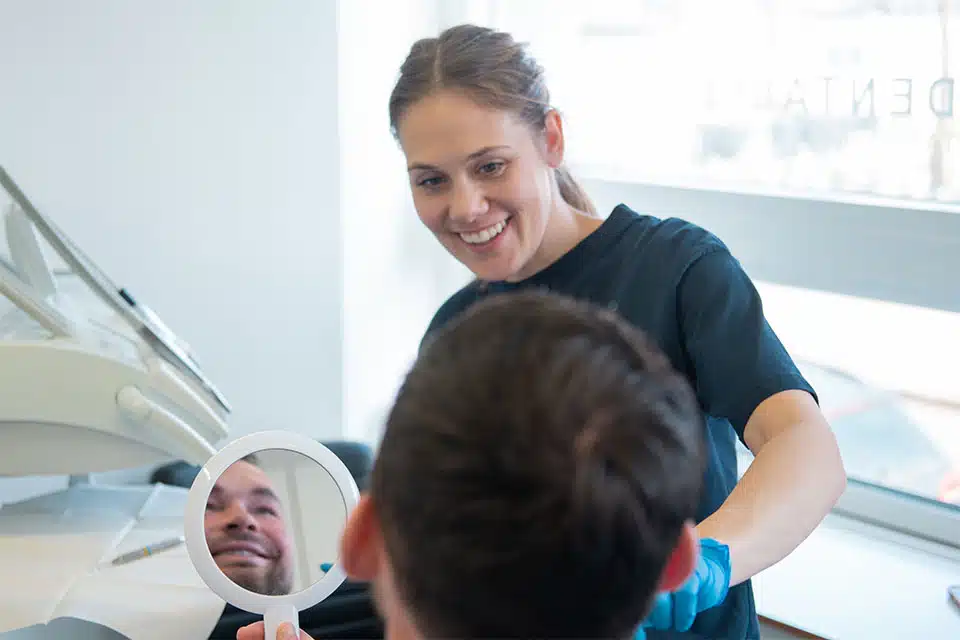 Tandplejer med patient i Havnegade