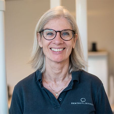 Anniezette – Receptionist